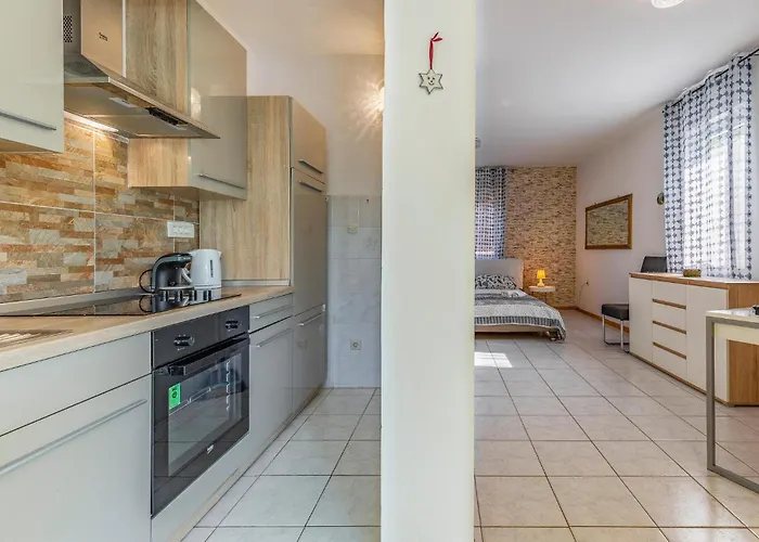 Apartman Awesome In With Wifi Medulin