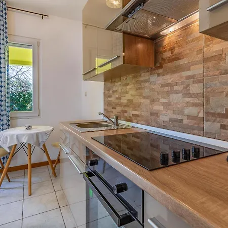 Apartment 1 Bedroom Pet Friendly Apartment In Medulin Medulin