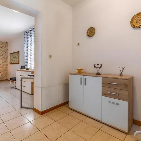 Apartment 1 Bedroom Pet Friendly Apartment In Medulin